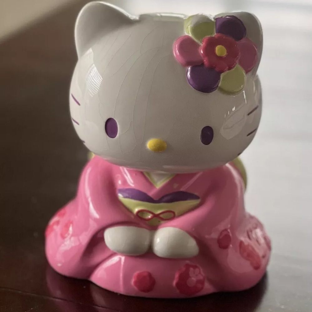 Sanrio Hello Kitty Kimono Japan Ceramic bank